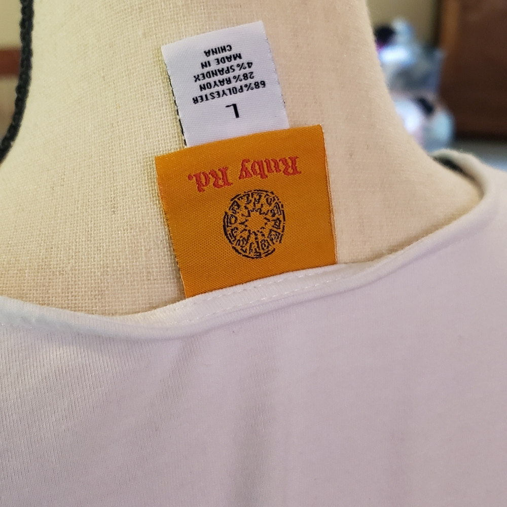 Ruby Rd. Woman's Blouse EUC - Picture 3 of 3